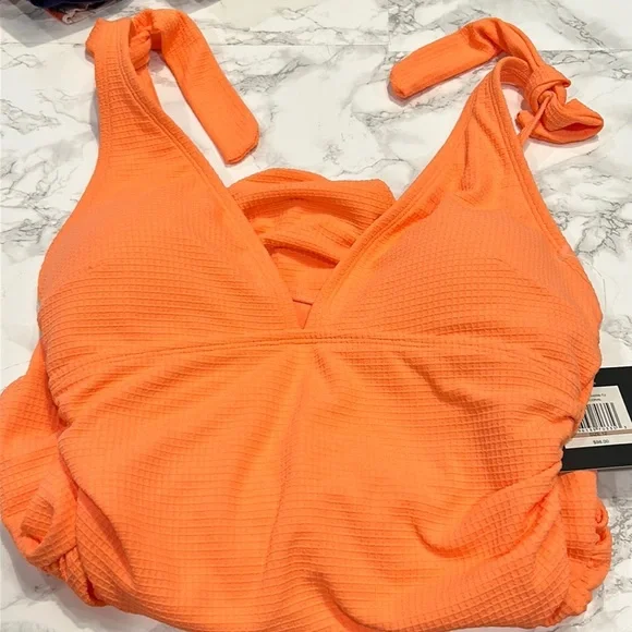 NWT! Ellen Tracy One Piece Swimsuit - Picture 2 of 10